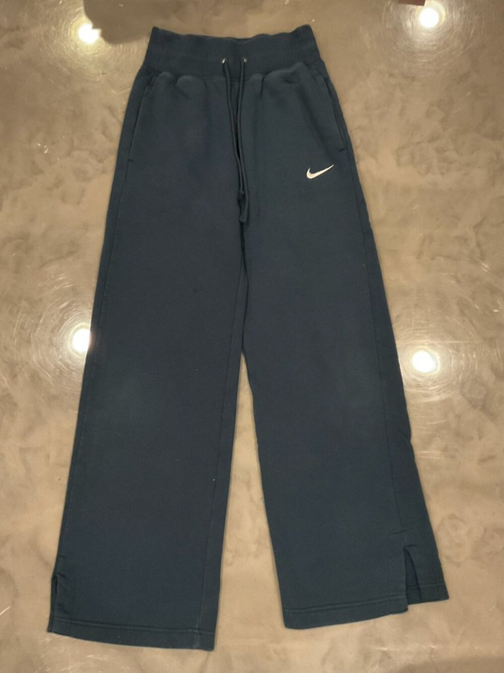 Nike Sportswear Phoenix Fleece high-waisted wide-leg sweatpants - Picture 4 of 5